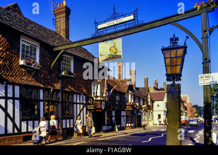 Das George Hotel.  High Street. Crawley. West Sussex. England. VEREINIGTES KÖNIGREICH. Ca. 80er Jahre Stockfoto