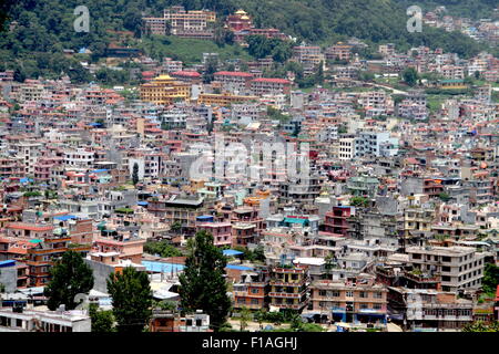 Ansicht der Stadt Kathmandu vom Affentempel Hügel 3 Monate nach dem Erdbeben im April 2015