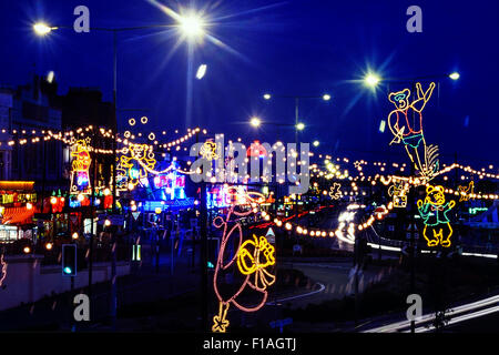 Marine Parade Southend in der Nacht. Essex. England. UK Stockfoto