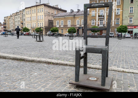 Ghetto Heroes' Square, Plac Bohaterow Getta, Kunstinstallation zum jüdischen Widerstand, Krakau, Polen Stockfoto