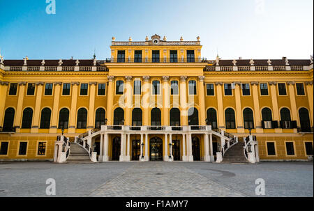 Schloss Schönbrunn, Wien, Österreich an einem Sommerabend Stockfoto
