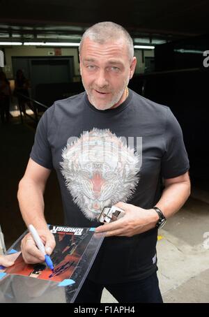 New York, NY, USA. 31. August 2015. Ray Stevenson unterwegs für Promi-Schnappschüsse - Mo, New York, NY 31. August 2015. Bildnachweis: Derek Sturm/Everett Collection/Alamy Live-Nachrichten Stockfoto