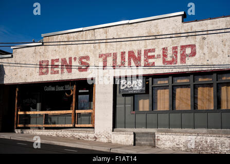 Bens Tune-up, ein beliebtes Restaurant Brauerei Bar in Asheville, North Carolina Stockfoto