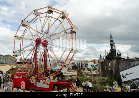 Banksy Dismaland Verblüffung Park, ein Pop-up Kunstausstellung in Oldenburg, UK, 28. August 2015 Stockfoto