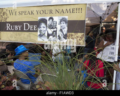 Hommage an Ruby Dee auf Spike Lee Block Party in Bedford-Stuyvesant Abschnitt von Brooklyn, NY, 29. August, 20015. Stockfoto