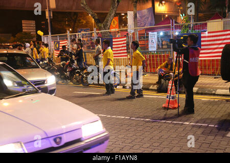 KUALA LUMPUR, MALAYSIA, 29. August 2015: Media Personal machen ihren Dokumentarfilm an BERSIH Sammlung. Stockfoto