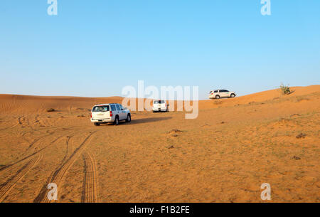 Emirats Sharjah, Vereinigte Arabische Emirate. 15. Oktober 2014. Jeep-Safari, Wüste von Sharjah, Sharjah (Emirat), Vereinigte Arabische Emirate © Andrey Nekrassow/ZUMA Wire/ZUMAPRESS.com/Alamy Live-Nachrichten Stockfoto