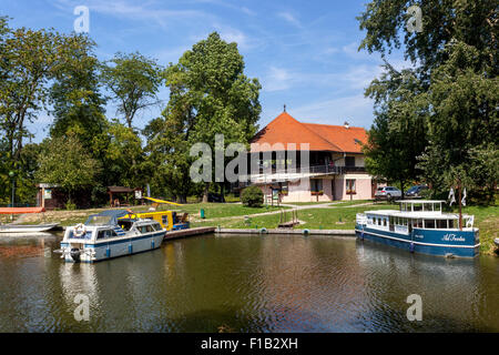 Bata-Kanal, Port Veseli Nad Moravou, Süd-Mähren, Tschechische Republik, Europa-Bata-Kanal ist einen schiffbaren Kanal am Fluss Morava Stockfoto