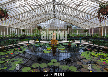 Das Haus Seerose im Royal Botanic Gardens, Kew, London, Richmond, Surrey, England, Vereinigtes Königreich Stockfoto