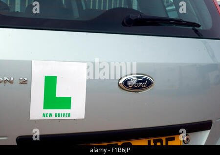 Grüne neue Treiber L Platte auf einem Ford Car GB Stockfoto