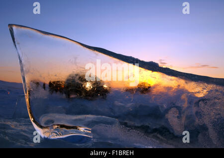 Der Baikalsee, Sibirien, Russland. 15. Oktober 2014. Eiskristalle auf See Baikal © Andrey Nekrassow/ZUMA Wire/ZUMAPRESS.com/Alamy Live-Nachrichten Stockfoto