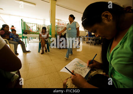 Guatemala, Cuilapa, Krankenschwester eine Rede über Ernährung (Ingrid Nineth Silva, 23) Stockfoto