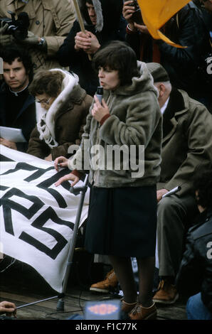 Nothern Ireland von 1981. Bernadette Devlin McAliskey, irischen sozialistischen und republikanischer Aktivist bei einer öffentlichen Versammlung in Randalstown dur Stockfoto