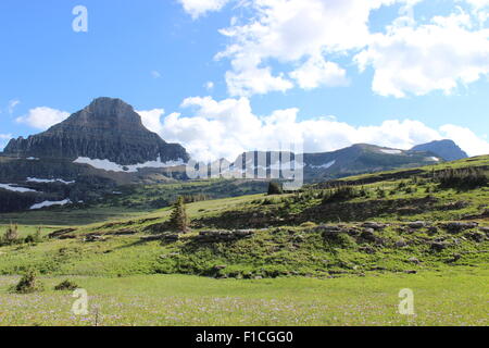 Wunderschöne Landschaft auf der Hidden Lake Trail in Glacier Nationalpark Stockfoto