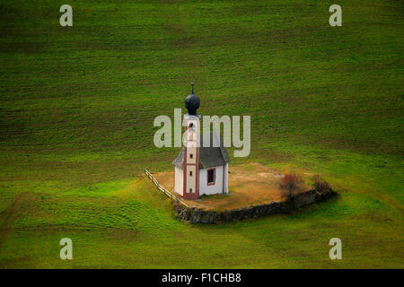 Kirche Ranuikirch St. Johann in der Nähe von Sankt Magdalena, Trentino, Italien Stockfoto