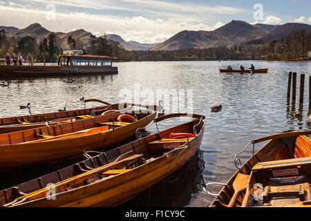 Ruderboote zu mieten, Lake Derwentwater, Keswick, Lake District, Cumbria, England Stockfoto