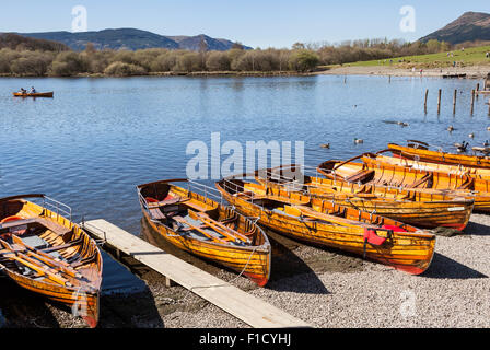 Ruderboote zu mieten, Lake Derwentwater, Keswick, Lake District, Cumbria, England Stockfoto