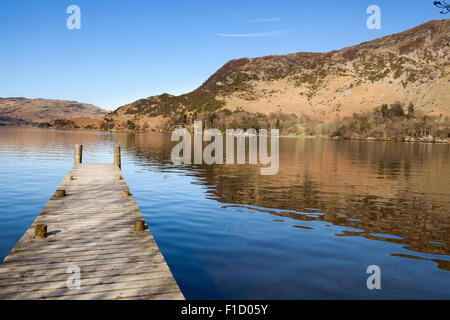 Steg am See Ullswater und Ort fiel auf Recht, Glenridding, Lake District, Cumbria, England Stockfoto