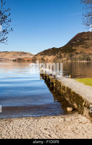 Steg am See Ullswater, und Platz fiel auf Recht, Glenridding, Lake District, Cumbria, England Stockfoto