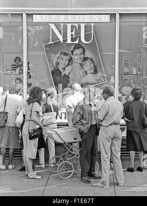 Einführung von West-D-Mark in der DDR vor der Wiedervereinigung, von Ost- und Westdeutschland, westliche waren in Ost-Geschäfte Stockfoto