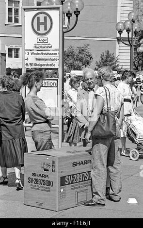 Einführung von West-D-Mark in der DDR vor der Wiedervereinigung, von Ost- und Westdeutschland, westliche waren in Ost-Geschäfte Stockfoto