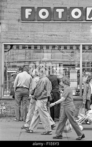 Einführung von West-D-Mark in der DDR vor der Wiedervereinigung, von Ost- und Westdeutschland, westliche waren in Ost-Geschäfte Stockfoto