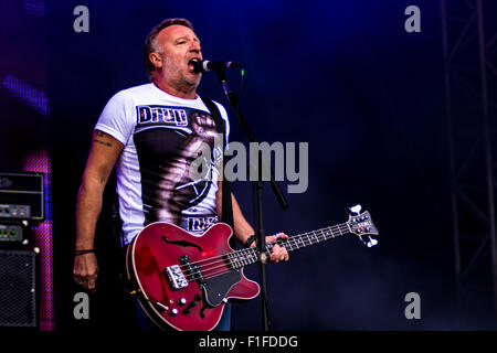 Peter Hook und das Licht Leben im siegreichen Festival 2015 Stockfoto