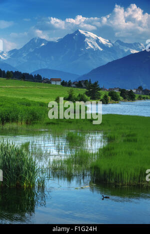 Schöne Aussicht auf den See Muta (Haidersee) und Ortler Gipfel, befindet sich nahe dem Dorf St. Valentin, Alpen, Italien, Europa. Stockfoto