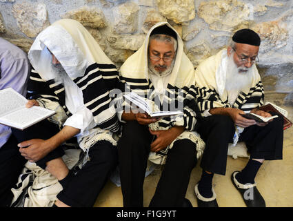 Tisha erinnern an der Klagemauer in Jerusalem Stockfoto