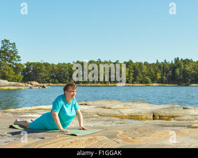 Real-Life Fitness-Training, Reife Frau, training im freien - Horizont format Bild Stockfoto