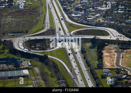 Südautobahn bei Papakura Interchange, Auckland, Nordinsel, Neuseeland - Antenne Stockfoto