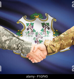 Soldaten-Handshake und US Zustand-Markierungsfahne - Connecticut