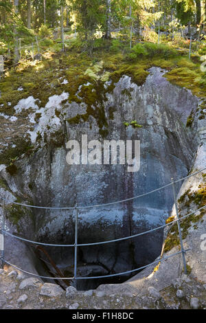 Schlagloch in Grundgestein, Askola Finnland Stockfoto