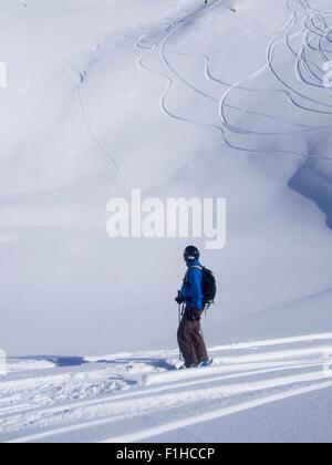 Skifahrer am Combe de Gers, Flaine, Frankreich Stockfoto