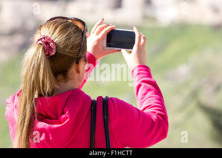 Frau nehmen Foto mit Smartphone im Blick auf Jerusalem Stockfoto