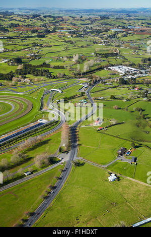 City Park Raceway mit Motor und Pferderennen Schaltungen, City, South Auckland, Nordinsel, Neuseeland - Antenne Stockfoto