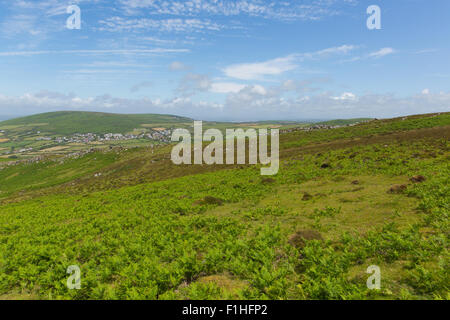 Ansicht der walisischen Landschaft auf Rhossili Down Berg am Strand auf der Gower Halbinsel Wales UK Stockfoto