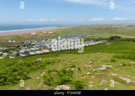 Blick von Rhossili Down auf Hillend Wohnwagen und camping The Gower Halbinsel Wales UK im Sommer mit Campingplatz Stockfoto