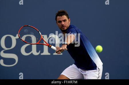 New York, USA. 01. Sep, 2015. Stan Wawrinka, entsprechen die Nummer 5 Samen während seiner späten Nachmittag gegen Albert Ramos-Vinolas von Spanien bei den US Open in Flushing Meadows, New York. Bildnachweis: Adam Stoltman/Alamy Live-Nachrichten Stockfoto