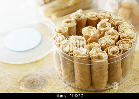 Tong Muan, gerollte Waffeln, ein traditionelles Dessert in Thailand Stockfoto