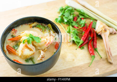 Tom Yum Kung, Spicy thai traditionelle Suppe Stockfoto