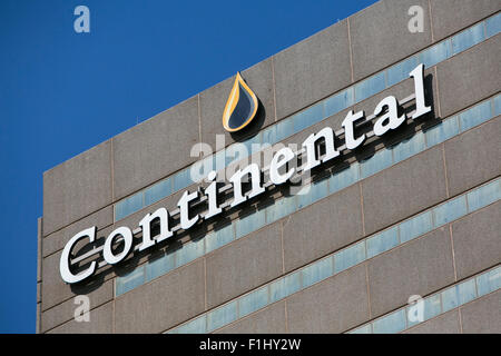 Ein Logo Zeichen außerhalb der Zentrale von Continental Resources, Inc., in Oklahoma City, Oklahoma, am 20. August 2015. Stockfoto