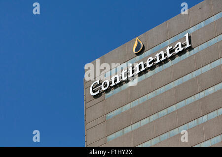 Ein Logo Zeichen außerhalb der Zentrale von Continental Resources, Inc., in Oklahoma City, Oklahoma, am 20. August 2015. Stockfoto