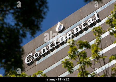 Ein Logo Zeichen außerhalb der Zentrale von Continental Resources, Inc., in Oklahoma City, Oklahoma, am 20. August 2015. Stockfoto