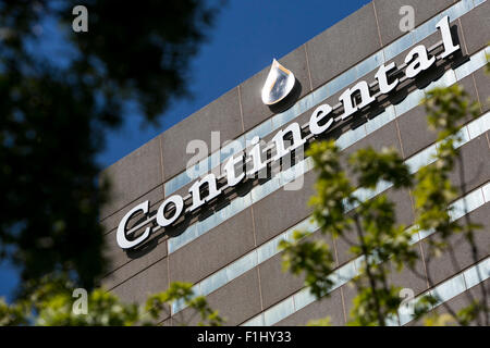 Ein Logo Zeichen außerhalb der Zentrale von Continental Resources, Inc., in Oklahoma City, Oklahoma, am 20. August 2015. Stockfoto