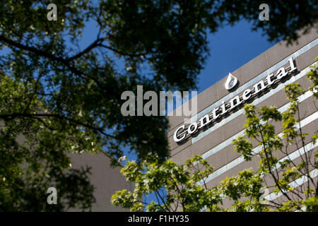 Ein Logo Zeichen außerhalb der Zentrale von Continental Resources, Inc., in Oklahoma City, Oklahoma, am 20. August 2015. Stockfoto