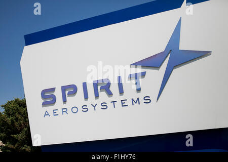 Ein Logo Zeichen außerhalb der Hauptsitz von Spirit AeroSystems, Inc., in Wichita, Kansas, am 22. August 2015. Stockfoto