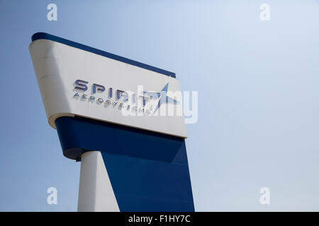 Ein Logo Zeichen außerhalb der Hauptsitz von Spirit AeroSystems, Inc., in Wichita, Kansas, am 22. August 2015. Stockfoto