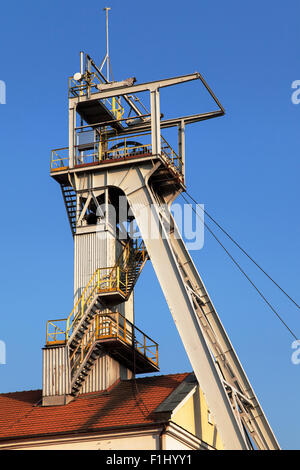 Fördergerüst der Wieliczka Salzbergwerk in Polen. Stockfoto