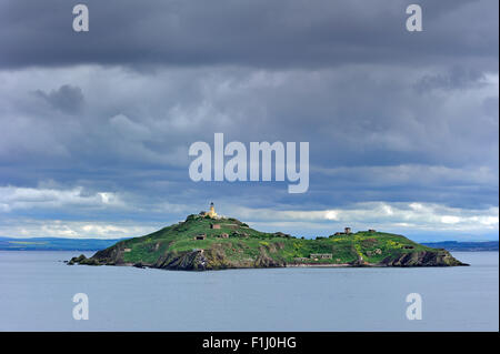 Inchkeith Leuchtturm an der Mündung des Firth of Forth in der Nähe von Edinburgh, Fife, Schottland Stockfoto